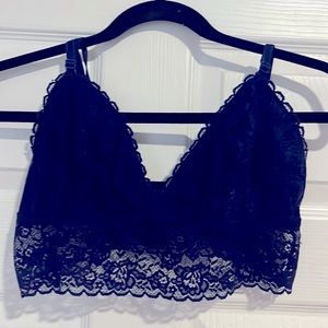 EXCELLENT CONDITION MaidenForm Navy Bralette- Size L